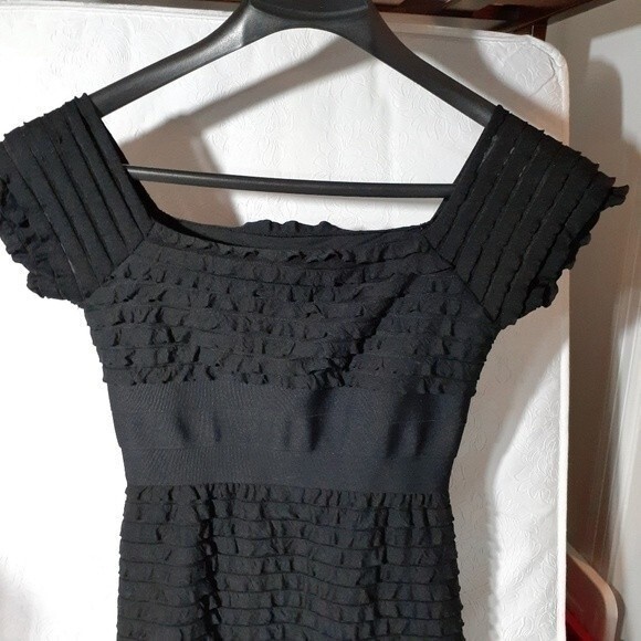 Max studio small stretchy knit ruffle mini cocktail Little Black dress s - Picture 6 of 7